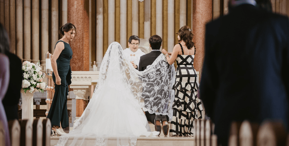 Весілля, весільна церемонія, наречена, бійка, бійка на весіллі, курйози на весіллі, побив наречену, побив гостей, арешт,