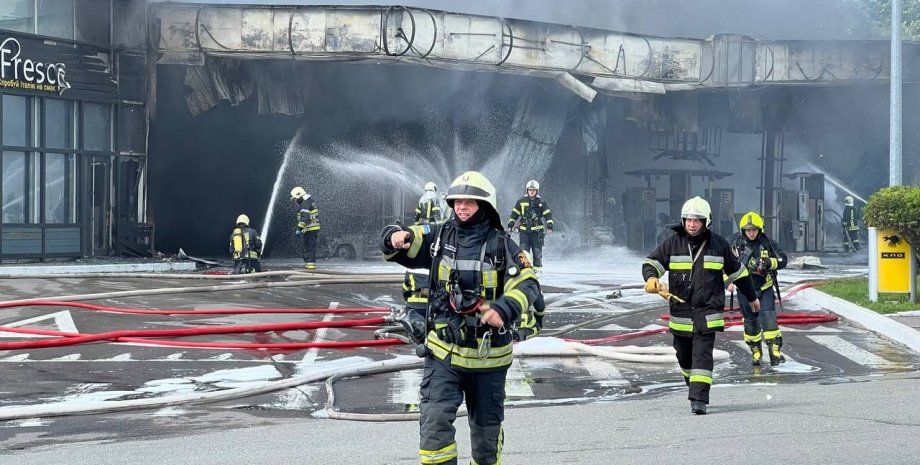 Пожежники в Києві, фото