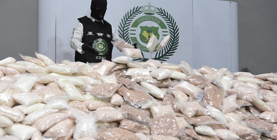 амфетамін, каптагон, наркотики, партія наркотиків