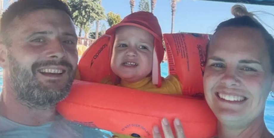 Семейный отпуск в Турции обернулся разочарованием для молодых родителей, которые потеряли деньги из-за туроператора