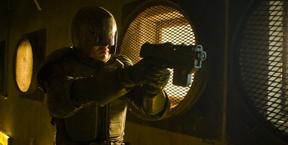 Кадр из фильма "Судья Дредд"