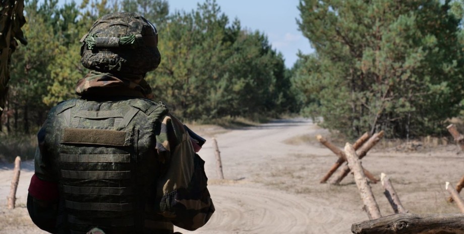 Военный из Беларуси / архивное фото Боец ВС РБ