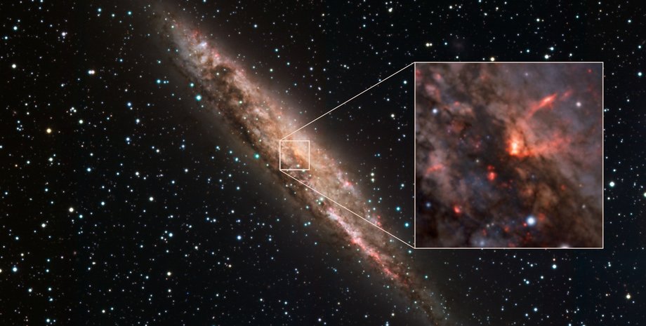 NGC 4945 чорна діра