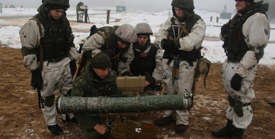 Російські та білоруські військові на навчаннях