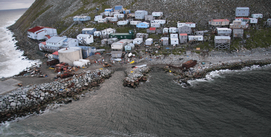 Острова Диомида в Тихом океане, разница во времени, Большой Диомид, Малый Диомид, США, Аляска, поселение на Аляске