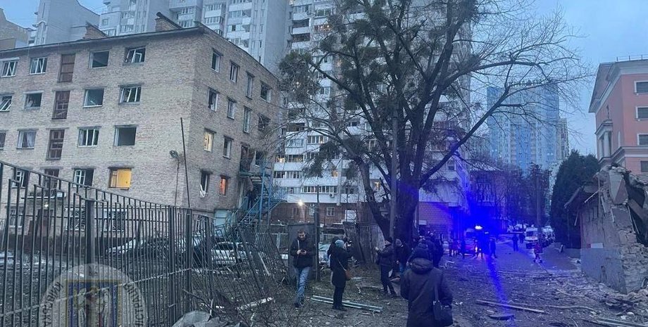 Киев, атака, последствия удара, обстрел, ракета, обстрел