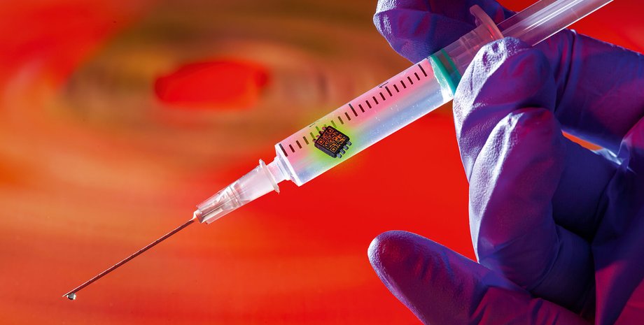 шприц із мікрочипом