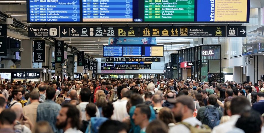 Париж, Франція, вокзал, пасажири, мандрівники, Олімпіада