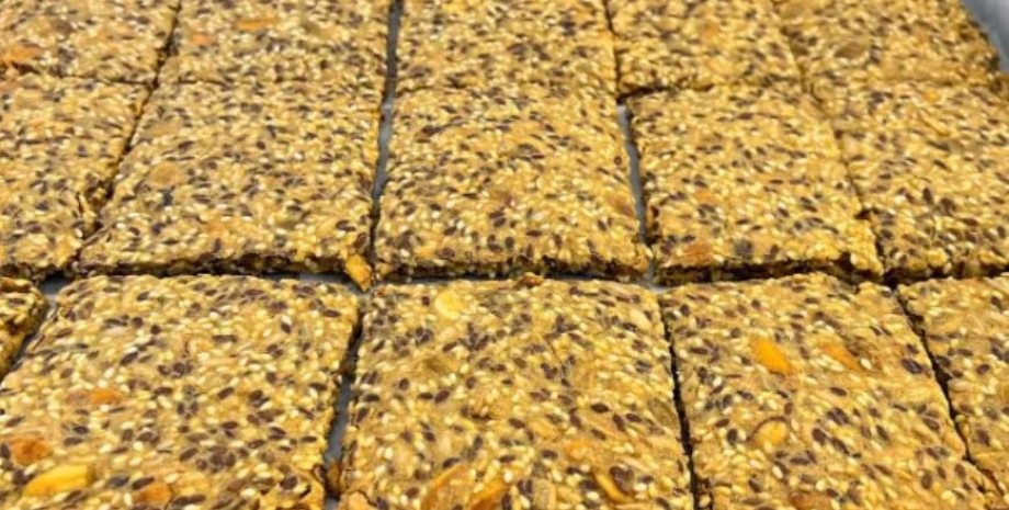 домашние хлебцы рецепт, хлебцы с семечками, как приготовить хлебцы дома, полезная выпечка, безглютеновая выпечка