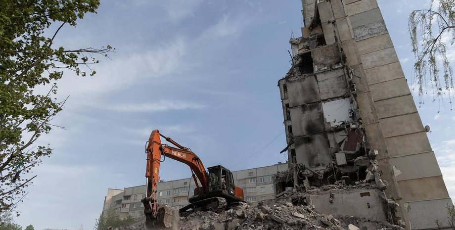 Зруйнований будинок