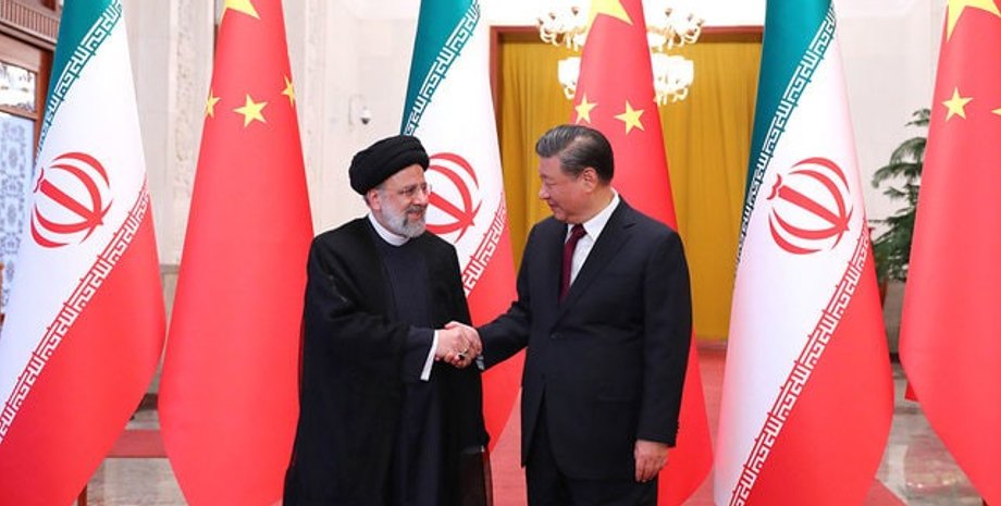 Китай хоче надати Ірану військову допомогу Китай готується надати Ірану гроші та запчастини до ракет