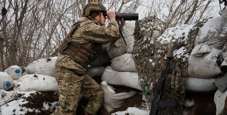 According to Ukrainian defenders, the Russians are trying to run to the Pokrovsk...