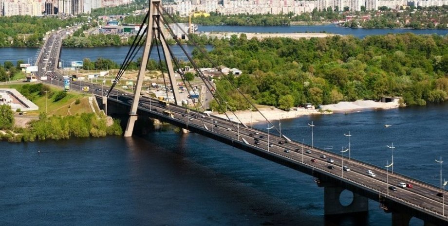 Северный мост в Киеве / Фото: broke-msc.livejournal.com