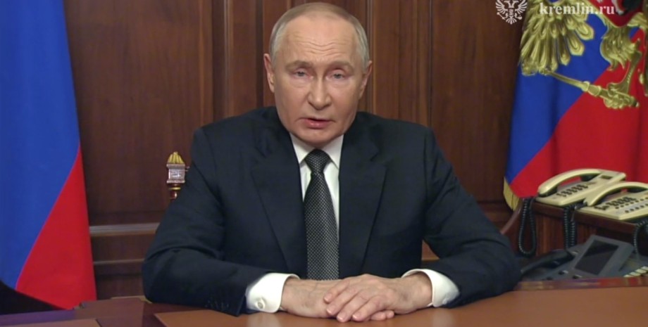 The speech of Russian President Vladimir Putin lasted almost 8 minutes. All this...