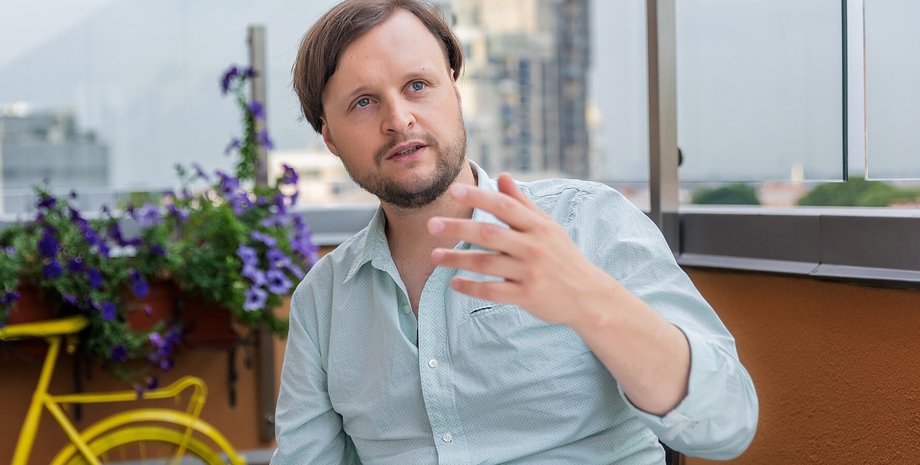 продюсер Егор Олесов