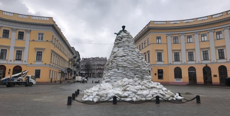 Пам'ятник першому губернатору Одеси, жителю Російської імперії, Дюку де Рішельє Одеса Російська імперія, Одеса перейменування вулиць, Одеса голосування за перейменування, Одеса рішення міськради, Одеса міськрада