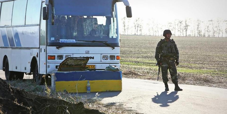 Украинский блокпост под Мариуполем / Фото: Facebook.com/ato.news