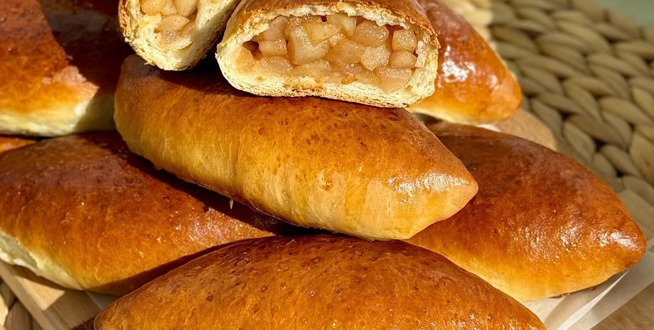 пирожки с яблоками