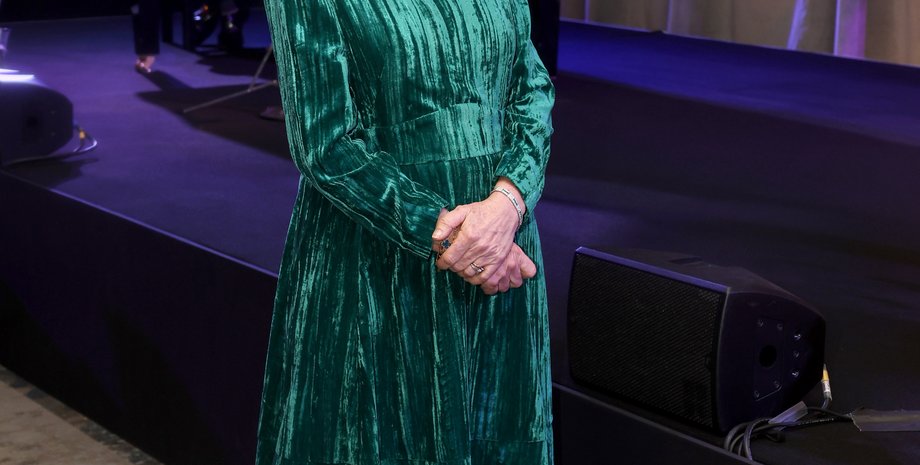 королева, Камилла, театр