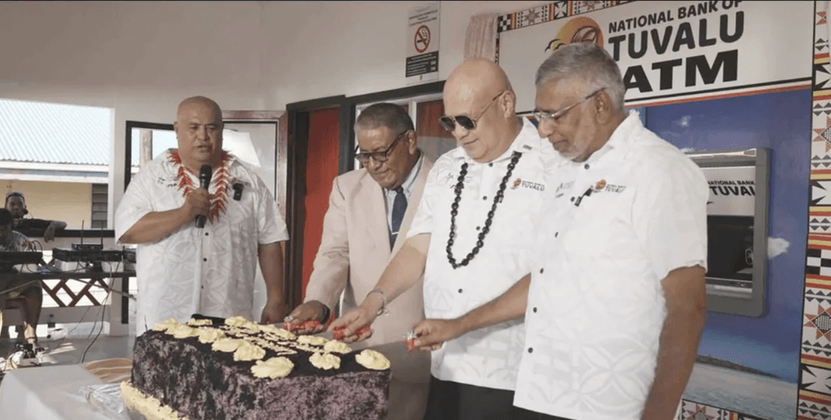 праздник, торт, банкомат, люди