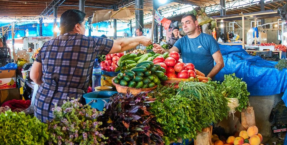 Помідори зростають у ціні через підвищення попиту в сезон консервації