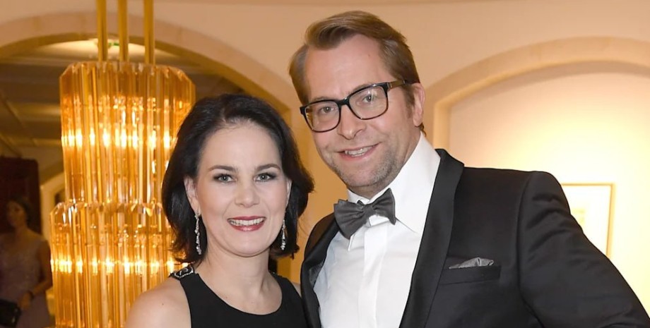 Анналена Бербок разводится с мужем Анналена Бербок, МИД Германии, дипломат, глава, экс-супруг, Даниэль Холефляйш, бывший муж