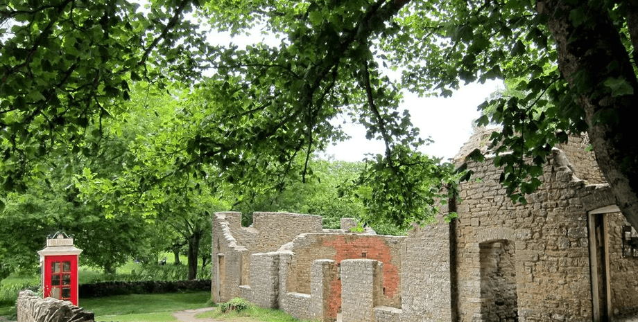 Интересные британские деревни, населенный пункт, где со времен Второй мировой войны застыло время, туризм, путешествия