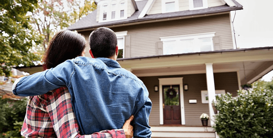 Пара купила дом, переезд, находка, заметили в доме, кухонный шкафчик, послание, запись, капсула времени, вирусное видео, прежние владельцы, новый дом