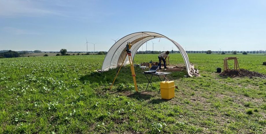 Мезолітична мисливська стоянка, Шаманка з Бад-Дюрренберга, Археологічні розкопки, Стародавнє поховання, Німеччина, Доісторичні артефакти, Шаманський ритуал, Кам'яні знаряддя праці, історія, древні люди, археологія