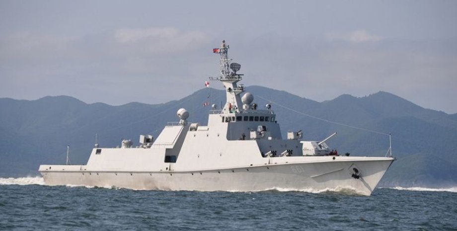 військовий корабель кндр, північна корея корабель