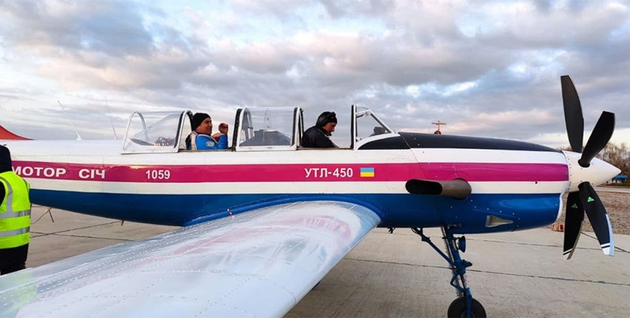 Харьковский аэроклуб, Украинский самолет, Испытания, УТЛ-450, Як-52