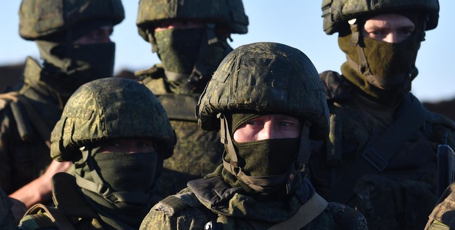 Російські військові Російські військові на шикуванні