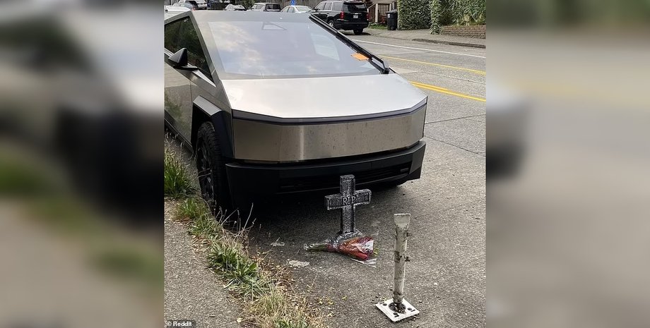 Tesla Cybertruck, кібертрак, кіберстак, туристична пам'ятка