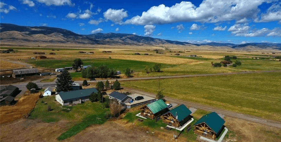 Після сплеску інтересу до серіалу "Єллоустоун" у США продають ціле селище