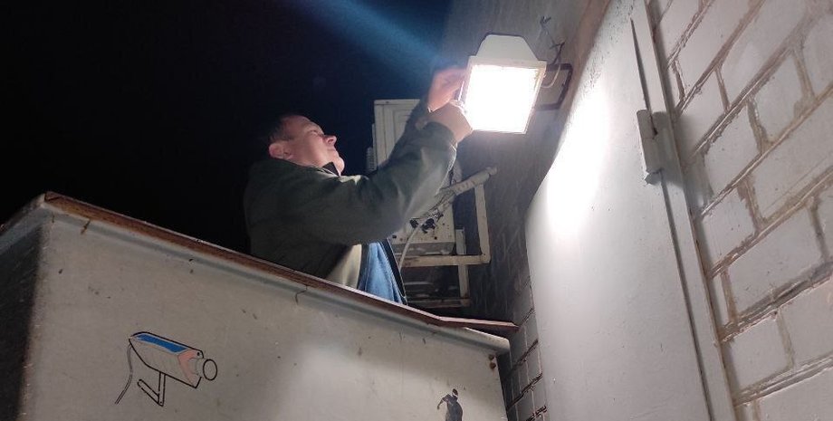 кривой рог, патруль, экономия электроэнергии, бригады, электричество, внешняя реклама, коммерческие объекты