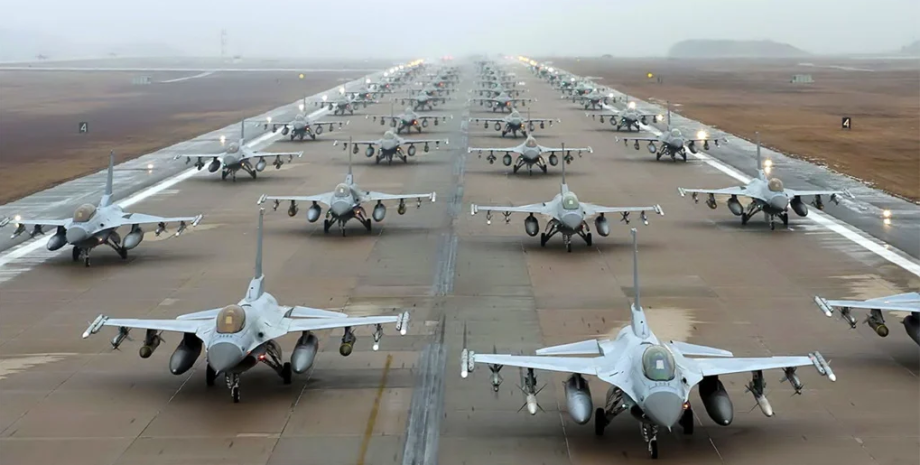 Американские истребители, F-16, самолеты, авиация, США, война в Украине