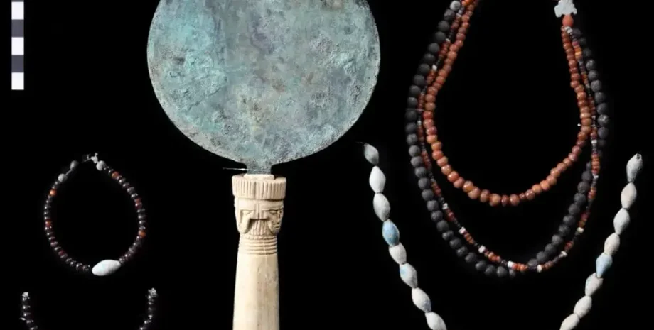 археологи, археология, раскопки, находка, Египет, ученые, Луксор, гробница, захоронение, артефакты, некрополь, Среднее царство, украшения, исследования