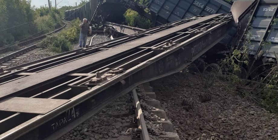 Перевернулись 11 вагонов поезда. украинское зерно, экспорт зерна