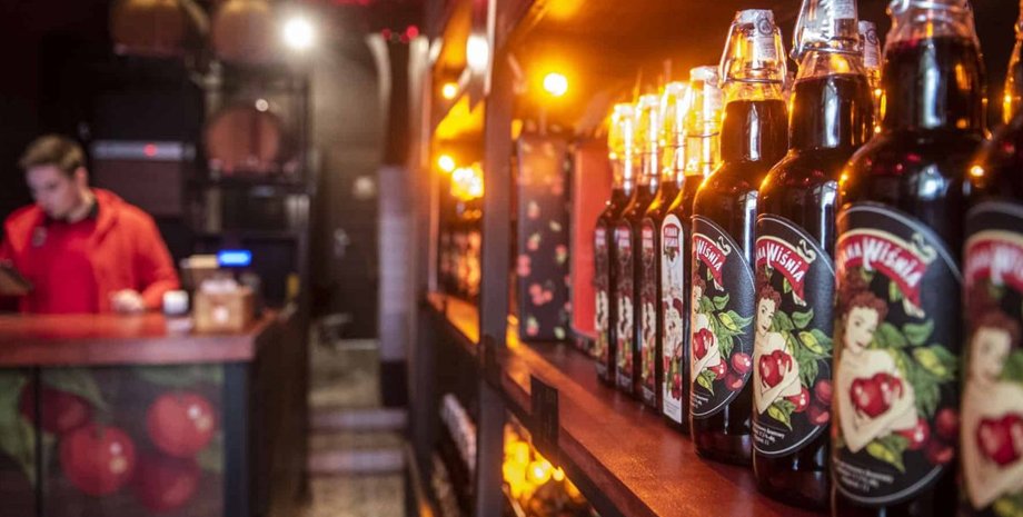 новини україни, відмовилися обслуговувати росіян, українці в варшаві, українці в польщі