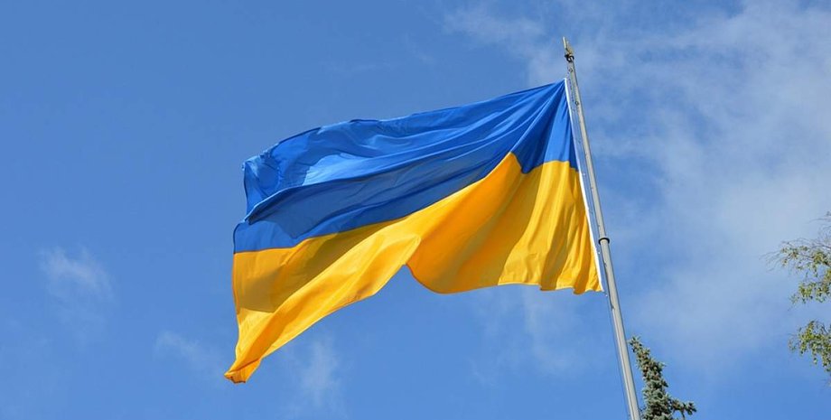 В Виннице пьяный россиянин сорвал флаг Украины со здания ТРЦ