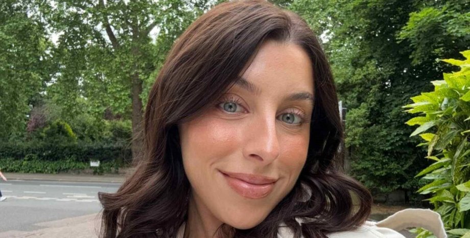 Рианнон Смит рассказала, как курьер Amazon оставил коробку под дверной ручкой, из-за чего она оказалась в ловушке дома