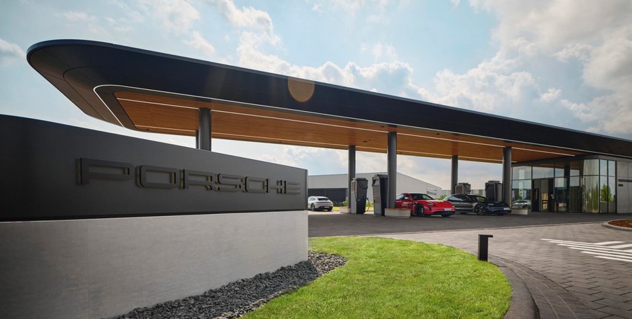 Porsche, Зарядний салон, Зарядка, Зарядна станція, Електромобілі, Електрокари, Фото, Авто, Автомобілі