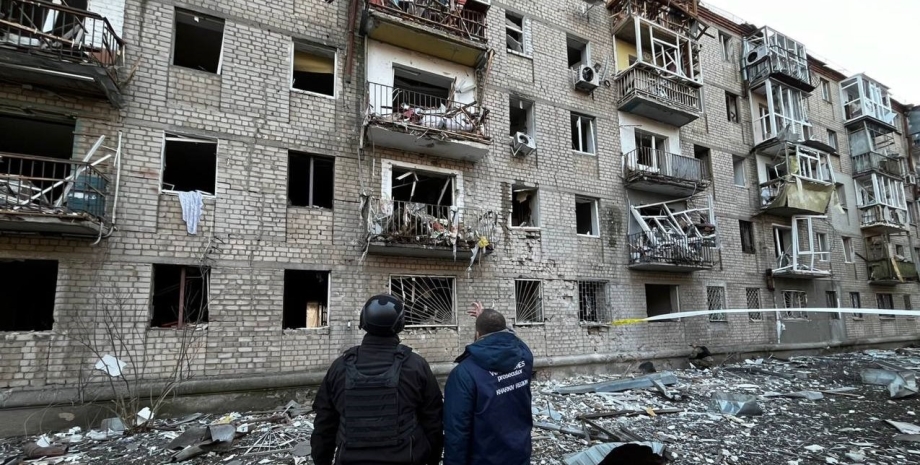 За даними слідства, внаслідок російського обстрілу селища Борова було пошкоджено...