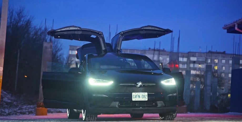 Tesla Model X Plaid, Tesla Model X, электромобиль Tesla Model X, кроссовер Tesla, новая Tesla Model X