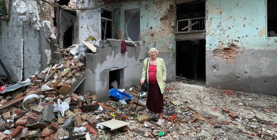 Кристина Гоянюк Кристина Гоянюк, руины, обстрел Львова