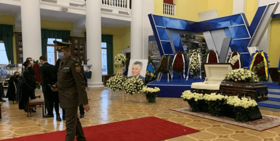 В Киеве простились с бывшим мэром Александром Омельченко