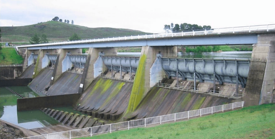 подрыв карловского водохранилища