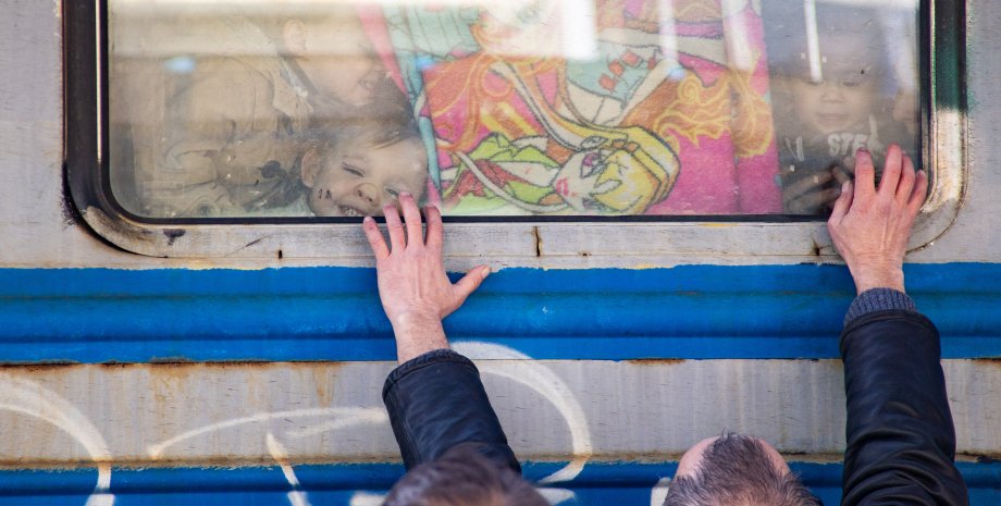 эвакуация из украины, беженцы, дети беженцы, эвакуация львов, эвакуация в польшу