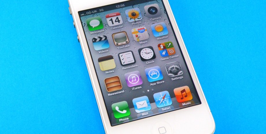 iPhone 4S смартфон Apple 2011 року