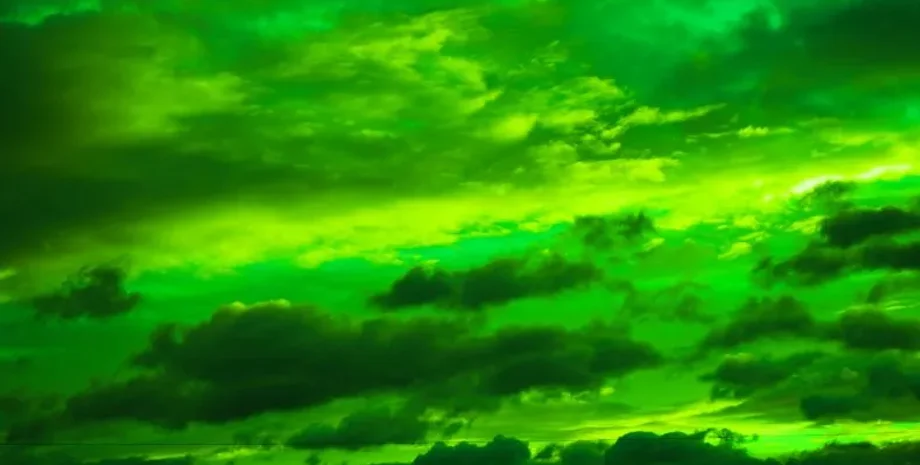 Южная Каролина, шторм, зеленое небо